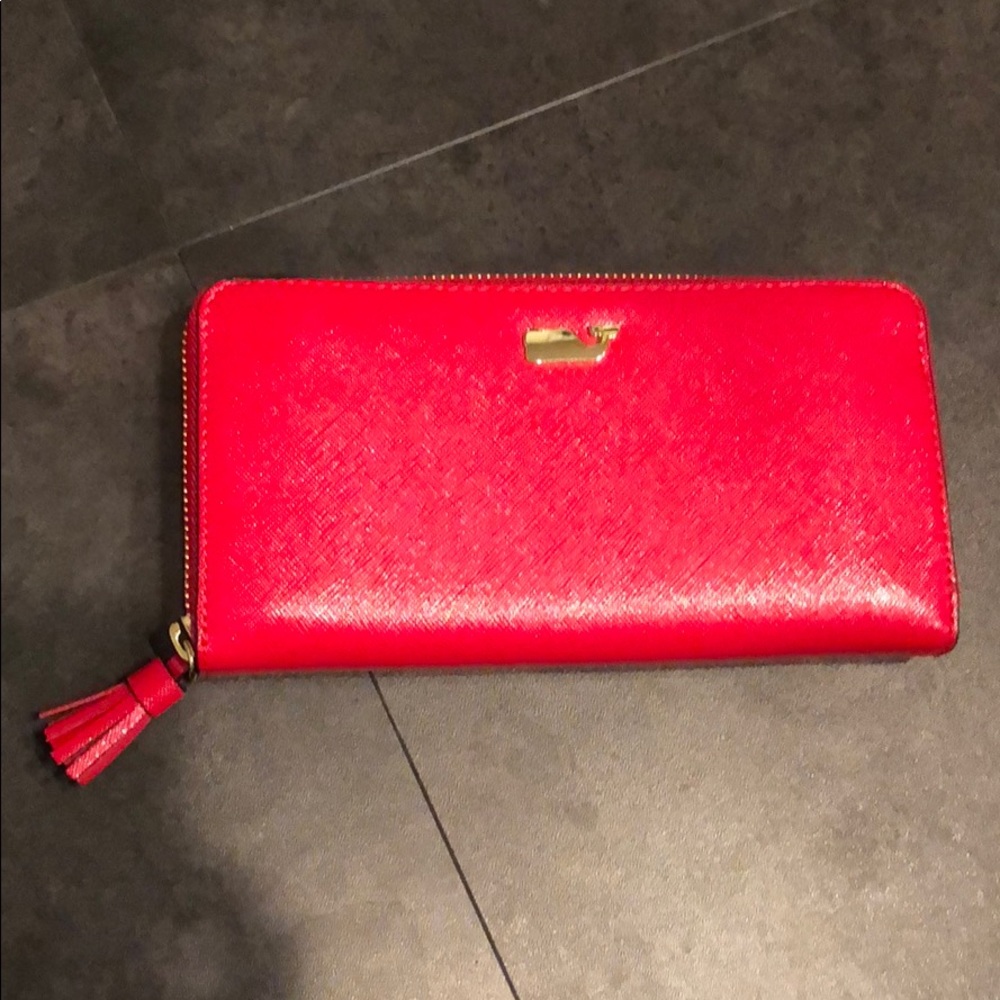 Vineyard Vines Patent Saffiano Wallet